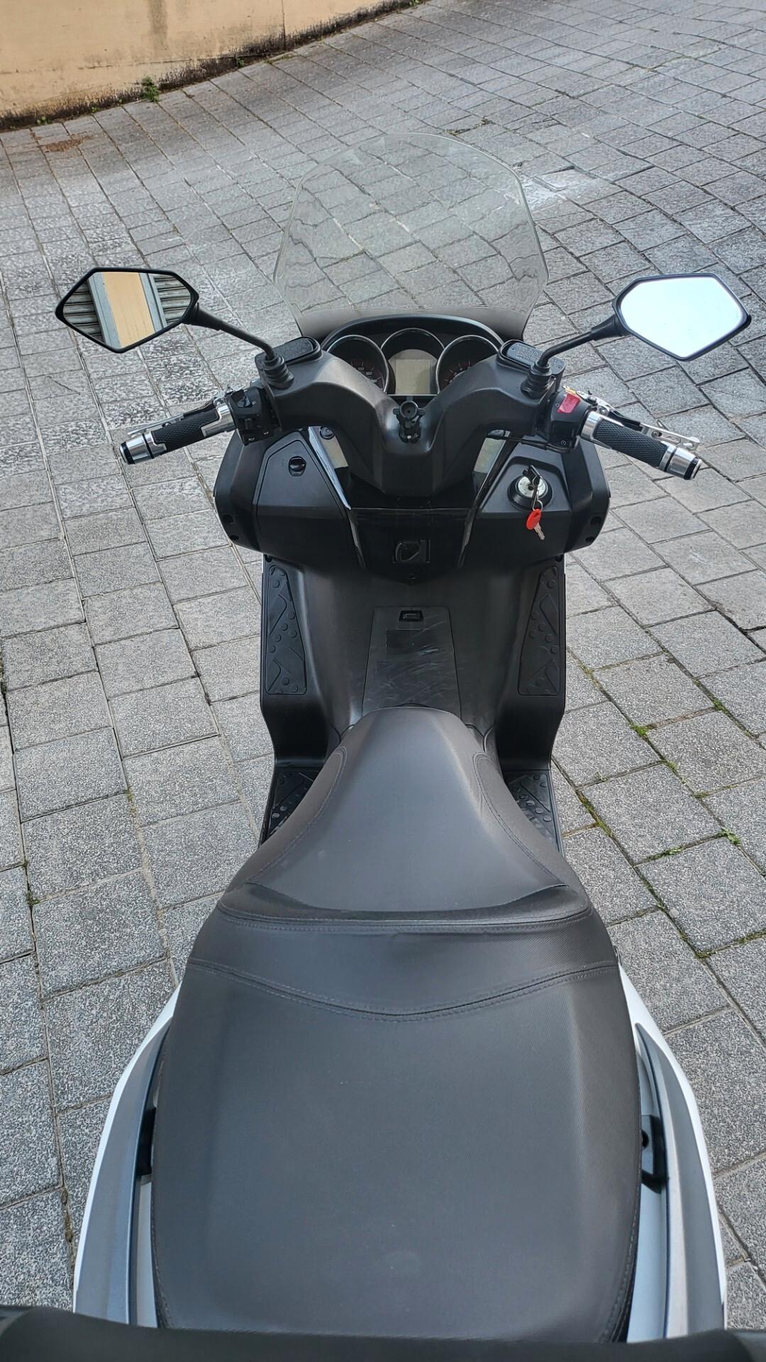 Kymco Downtown 300i sport