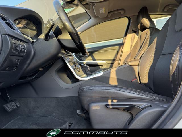 VOLVO S60 Cross Country D3 Geartronic Summum