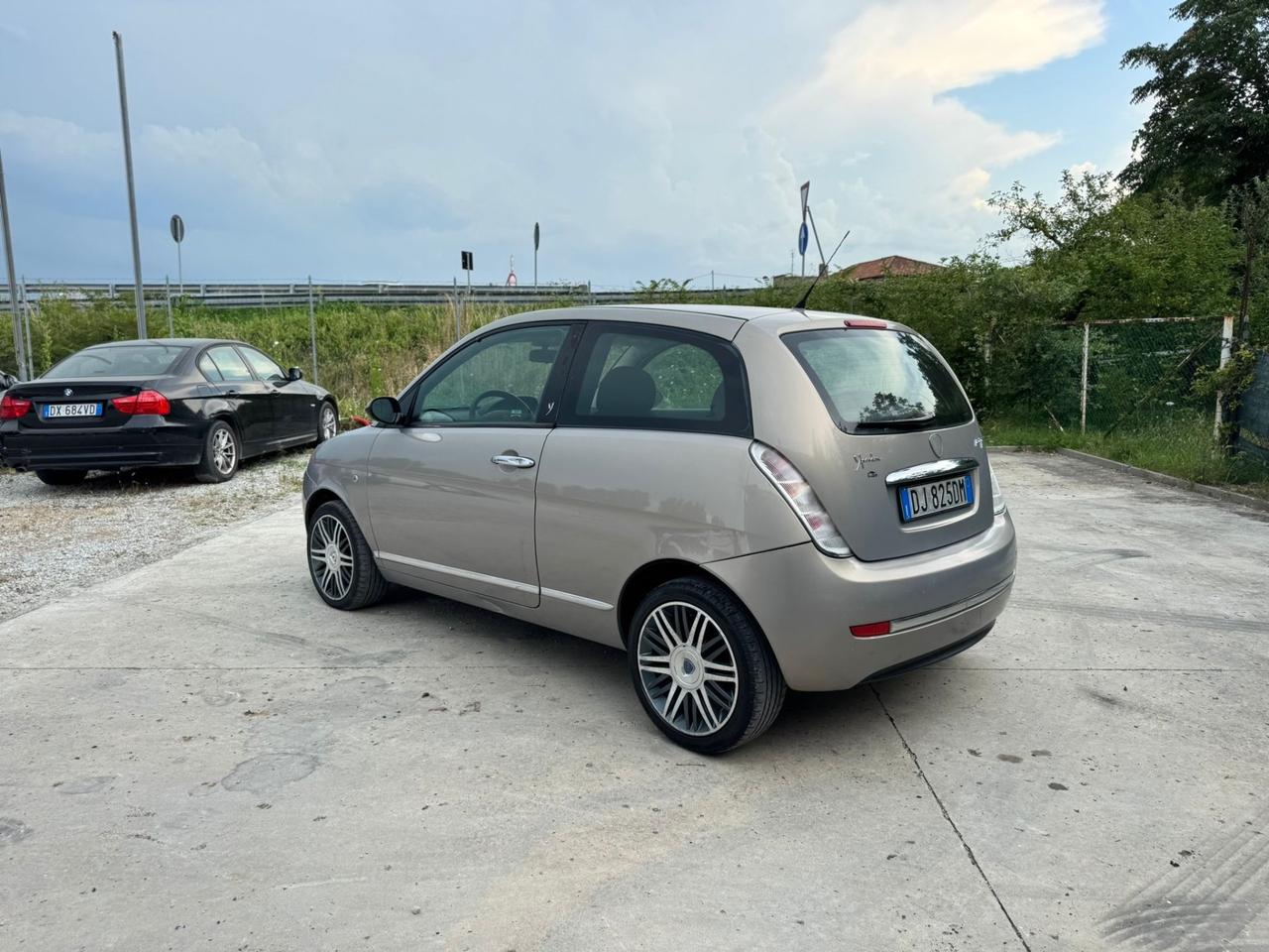 Lancia Ypsilon 1.3 MJT 90 CV Oro Giallo