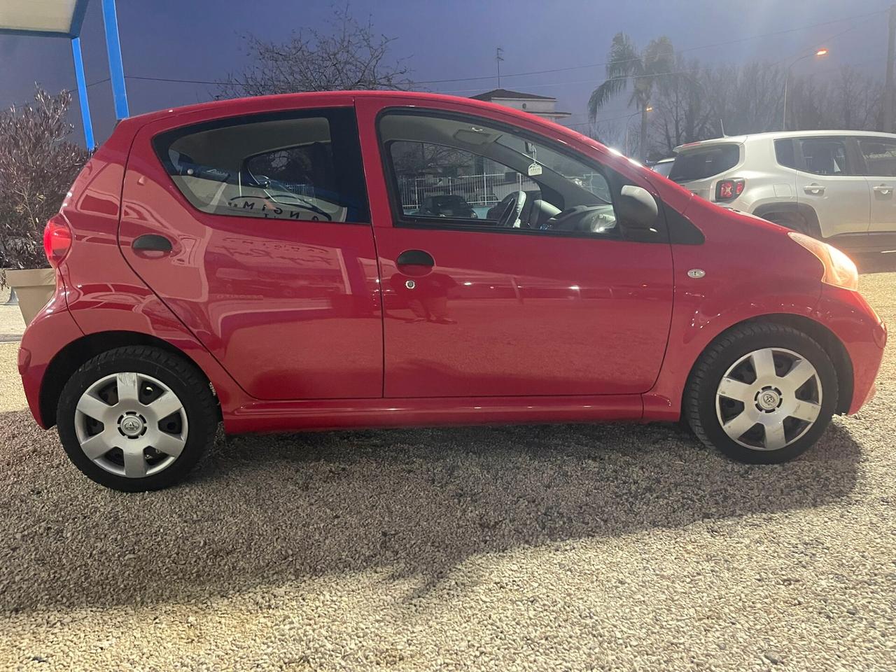 Toyota Aygo 1.0 12V VVT-i 5 porte Sol