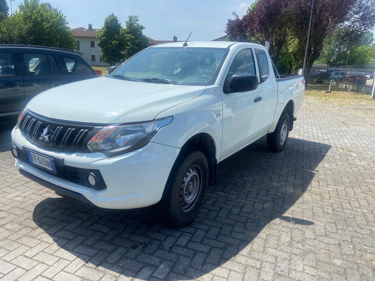 Mitsubishi L200 2.4 DI-D/154CV Club Cab Invite