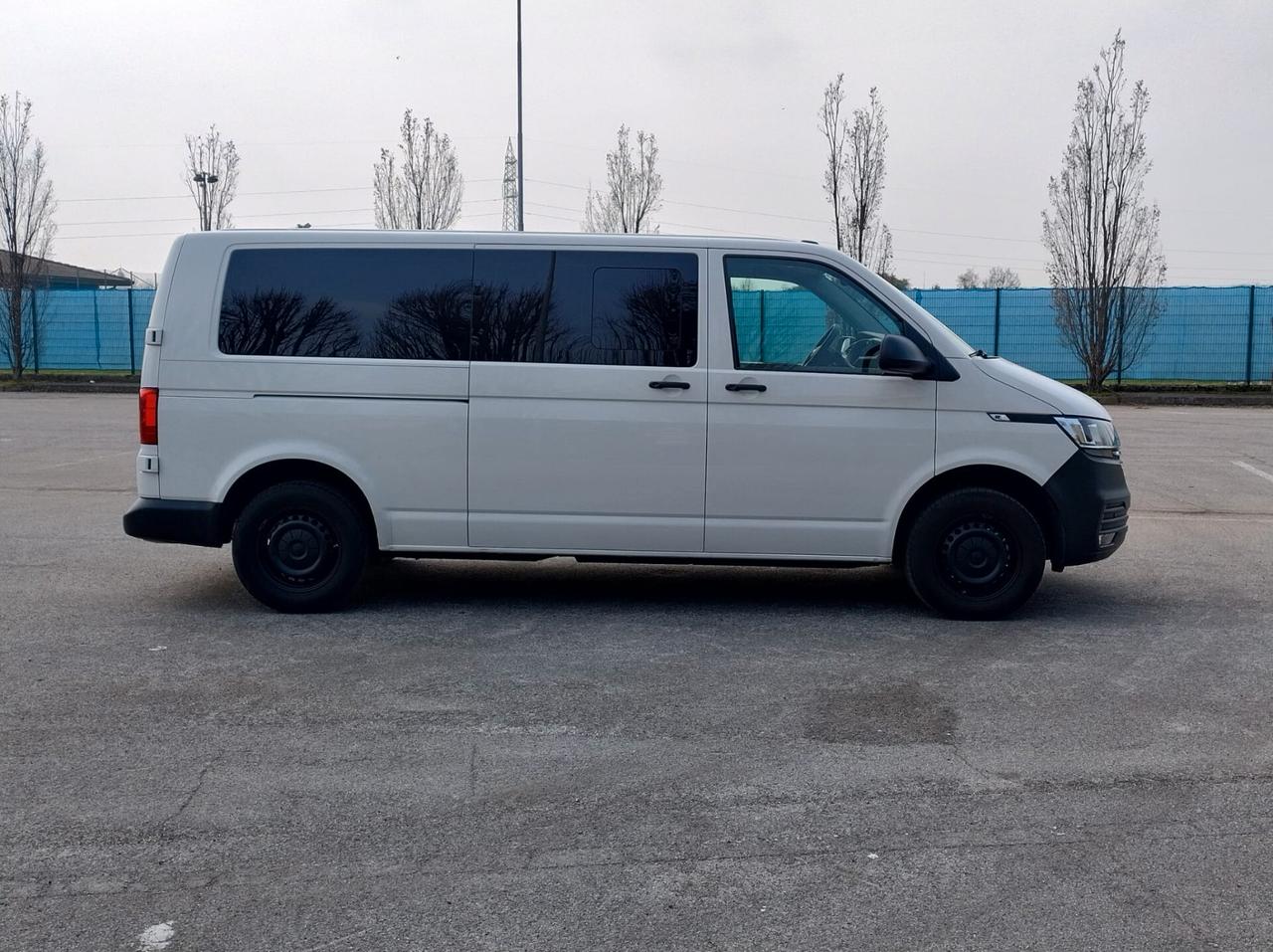 Volkswagen Transporter AUTOCARRO- PASSO LUNGO-6 POSTI-CAMBIO MANUALE