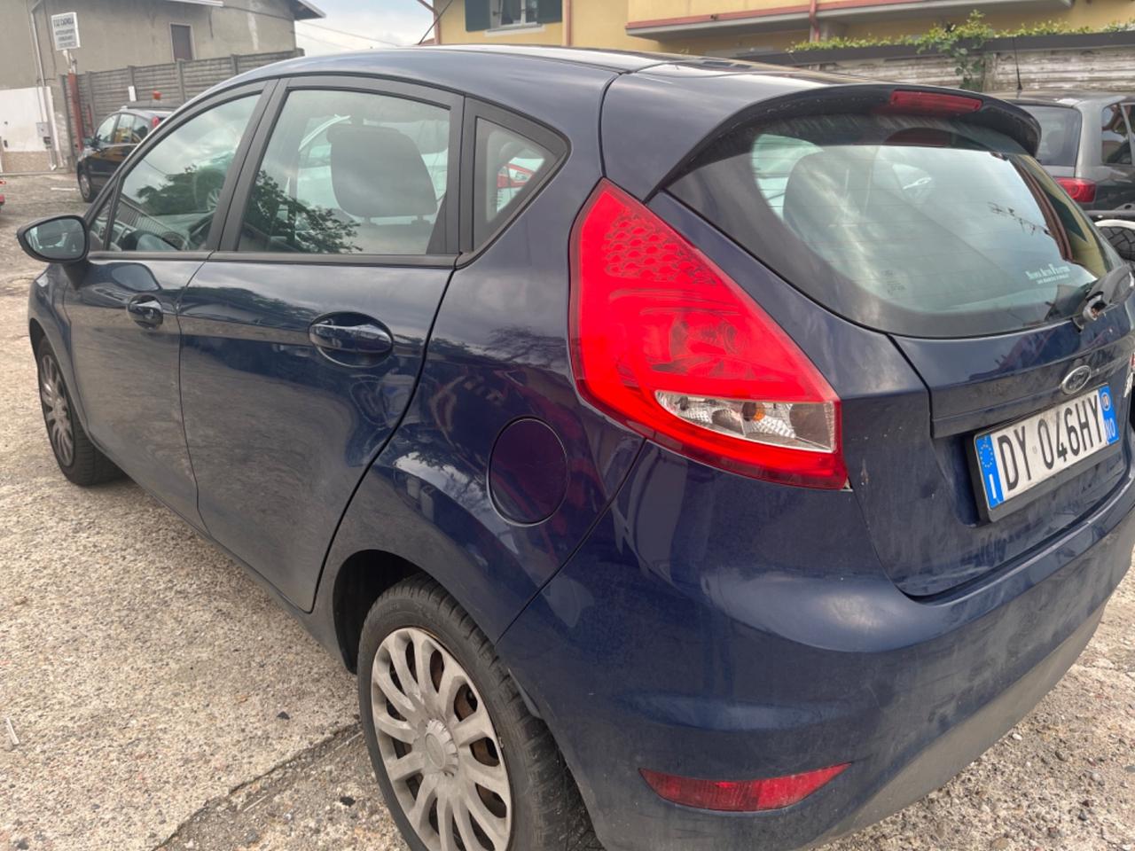 Ford Fiesta 1.4 gpl 2010 testa ko