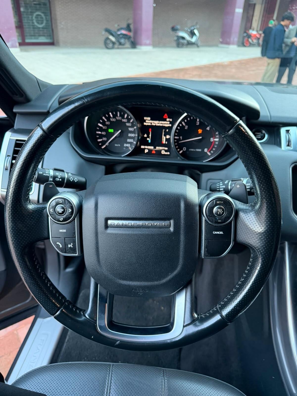 Land Rover Range Sport 3000 TDV6 HSE R DYNAMIC