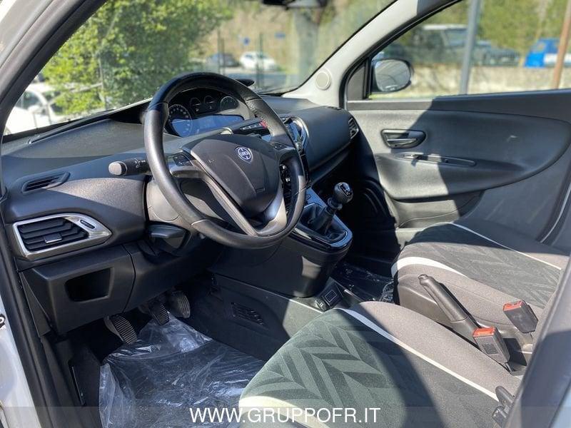 Lancia Ypsilon 1.2 69 CV 5 porte Silver