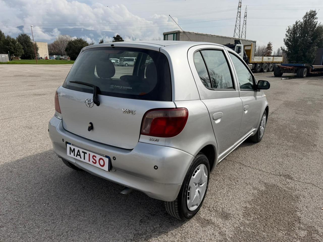 Toyota Yaris 1.3i 16V cat 5 porte Luna