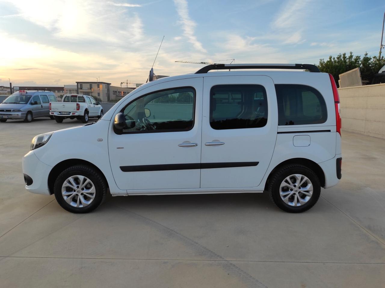 Renault Kangoo 1.5 dCi - 90cv 5 posti AUTOCARRO