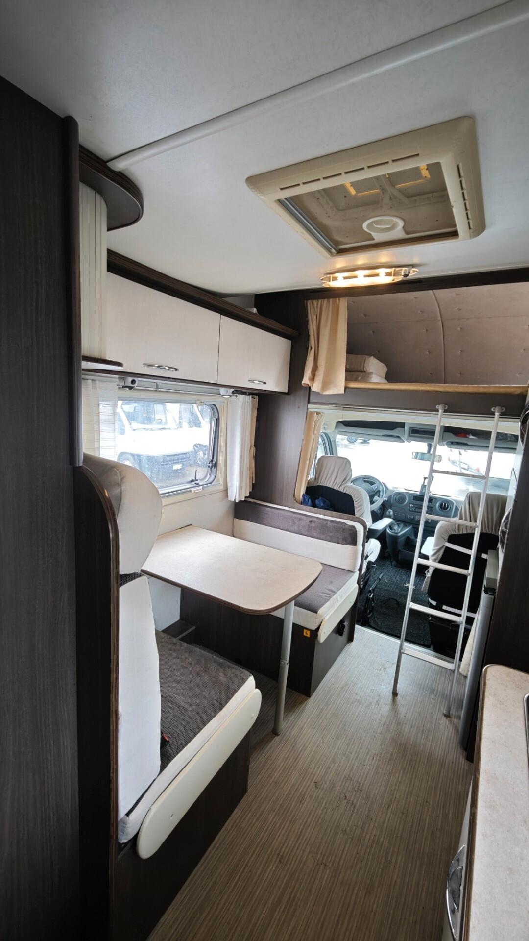 Noleggio Rimor 6 posti viaggio e letto con garage Katamarano mansardato full optional