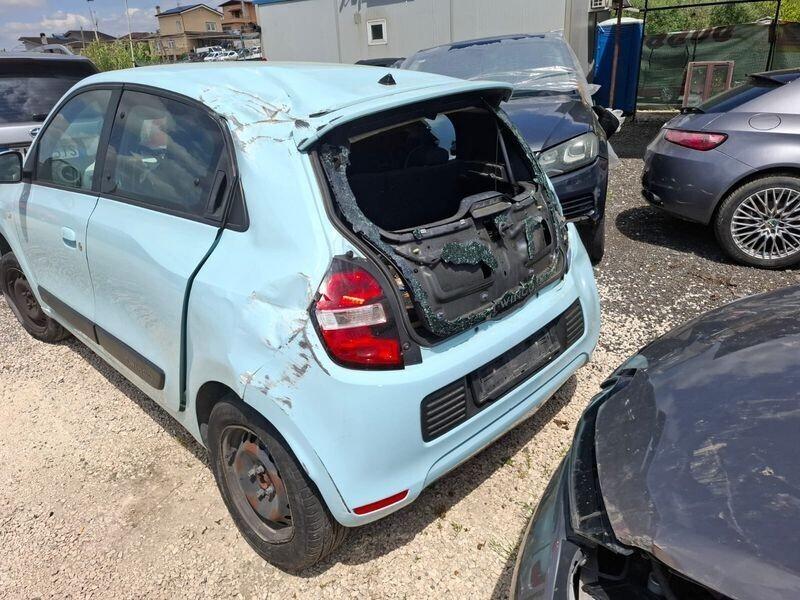 RENAULT TWINGO 900 BENZINAGPL 2019 SINISTRATA