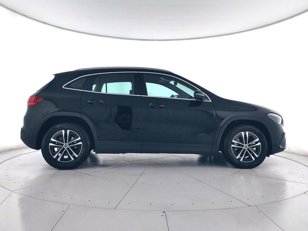 Mercedes-Benz GLA 180 d Advanced auto NEOPATENTATI+CAMERA+LED