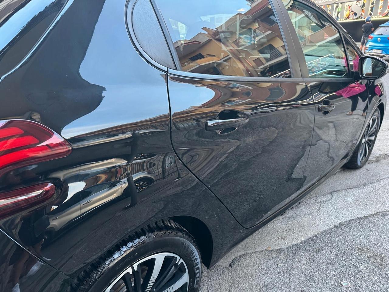 Peugeot 208 BlueHDi 100 S&S Allure Pack"Full Optional"