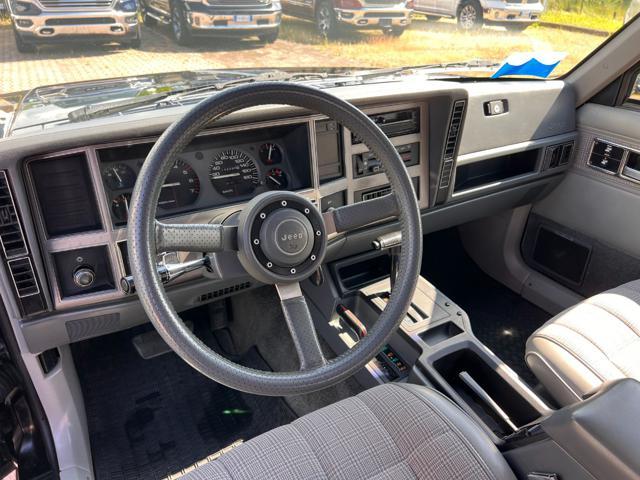JEEP Cherokee 4.0 XJ LAREDO - AUTOMATICO 3 PORTE