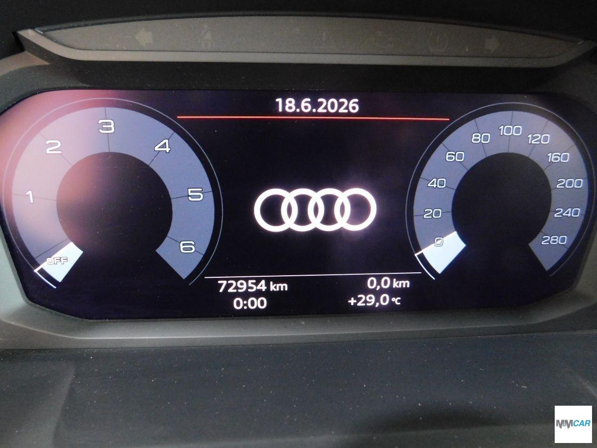 AUDI - Q3 - 35 TDI Business