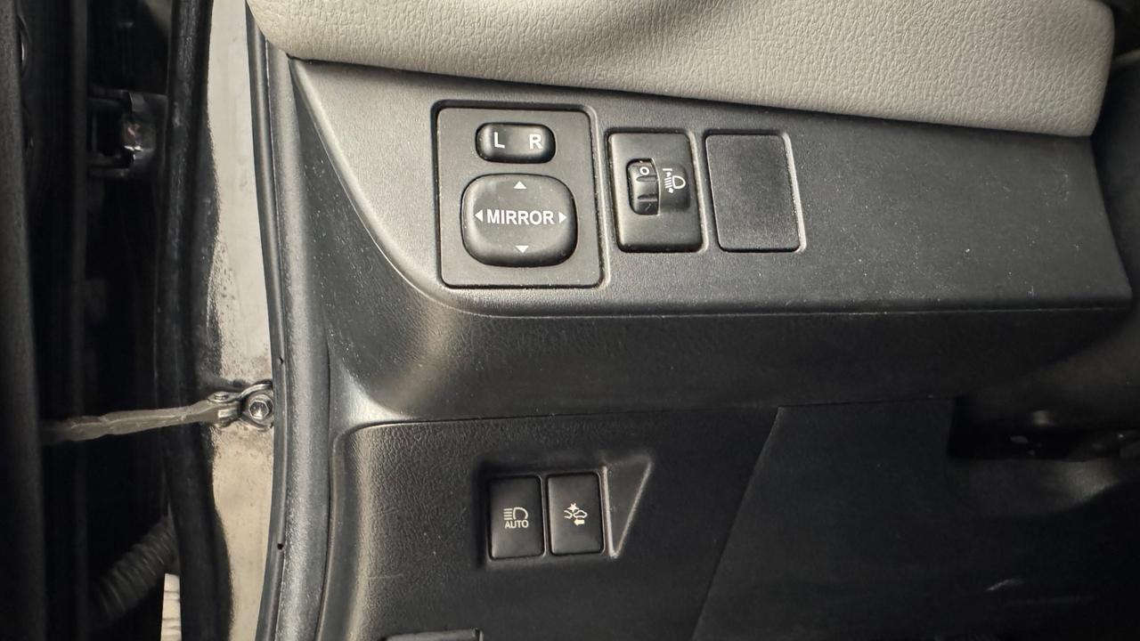 Toyota Yaris 1.4 D-4D 5 porte Lounge-2016