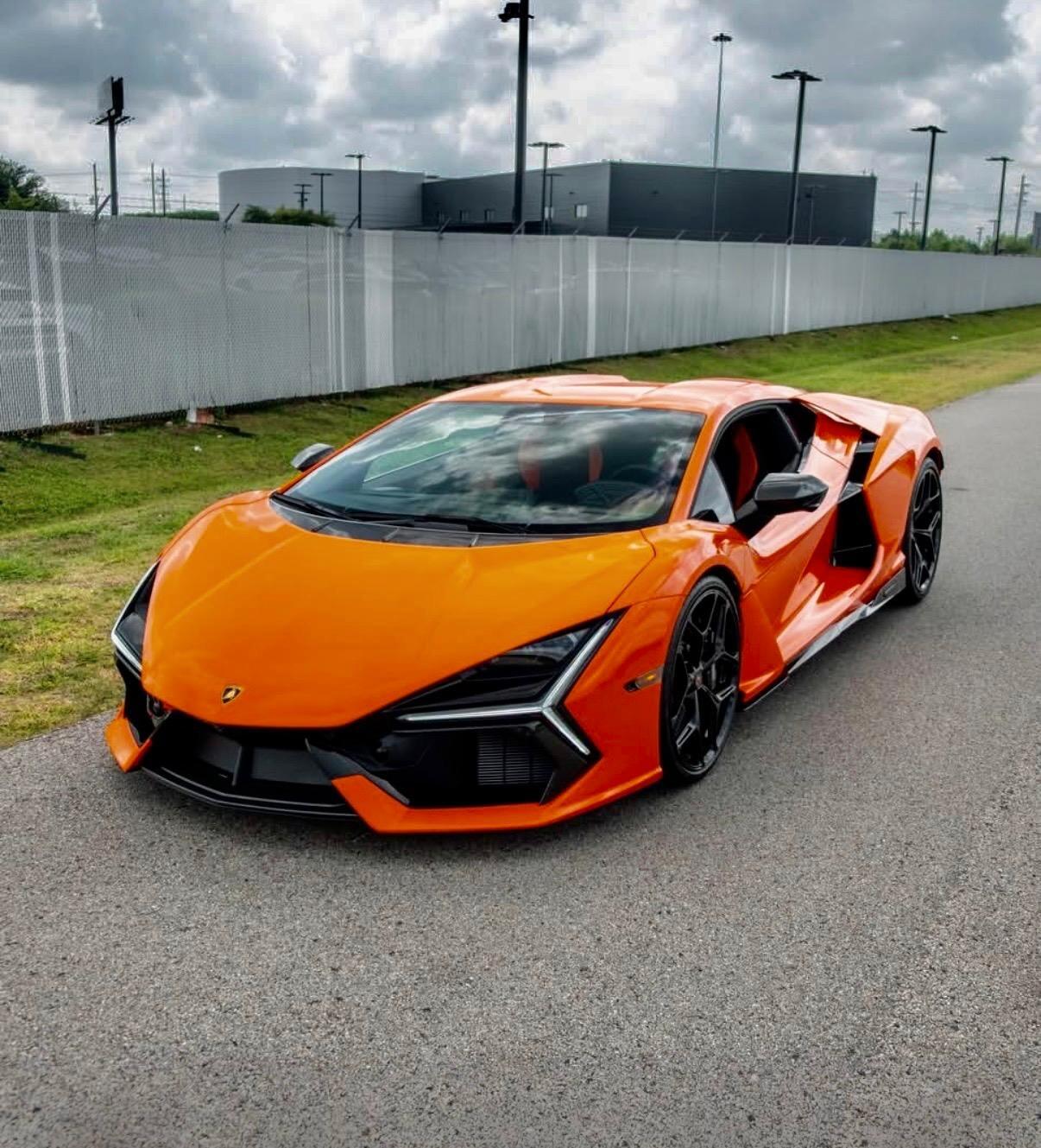 Lamborghini Revuelto 6.5 V12