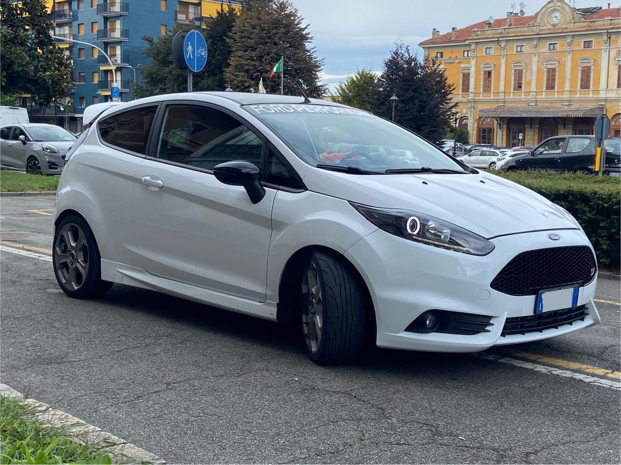 Ford Fiesta ST 1.6 EcoBoost ST Line