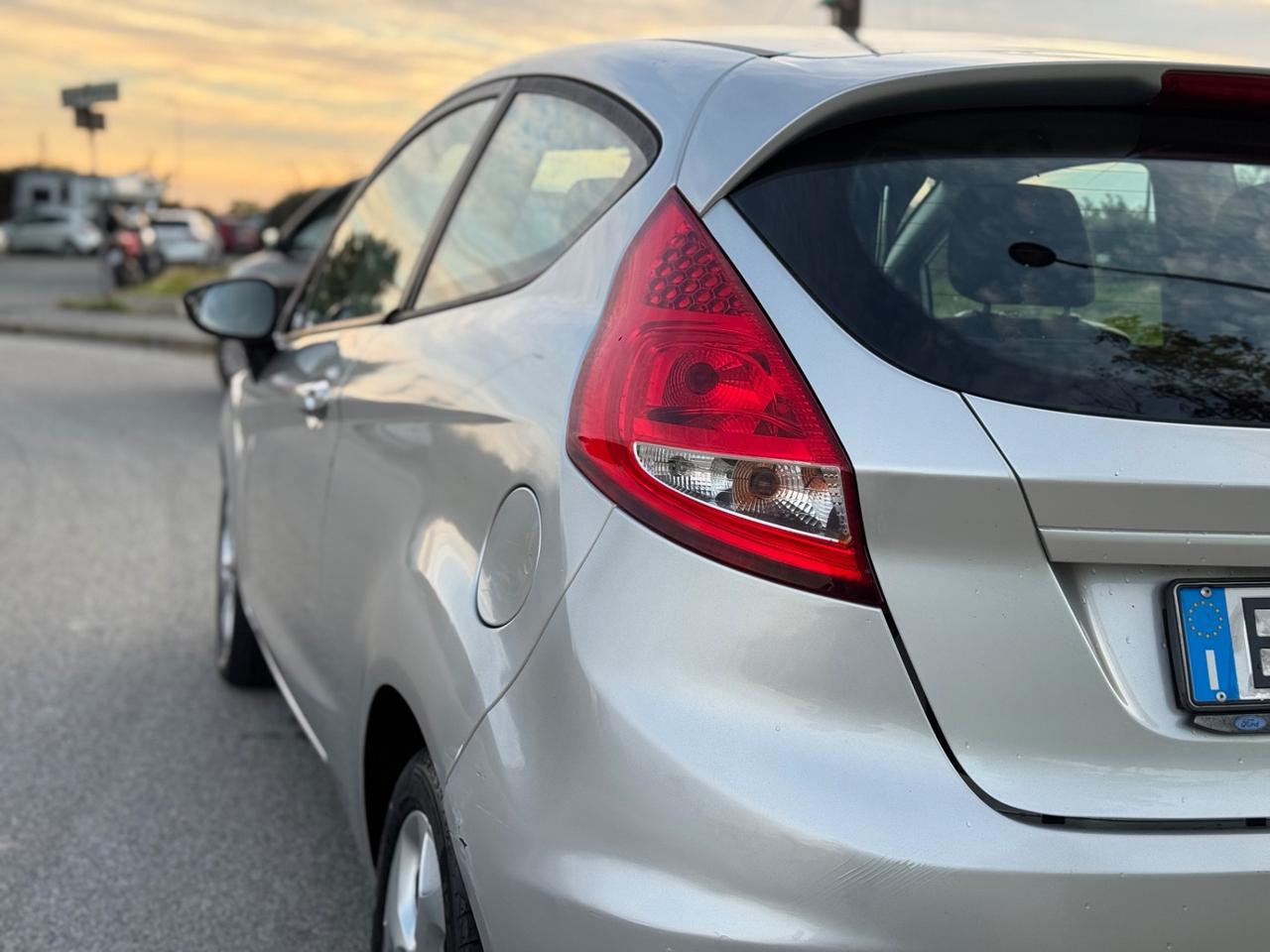 FORD FIESTA 1.2 BENZINA EURO 5B GARANTITA 12 MESI