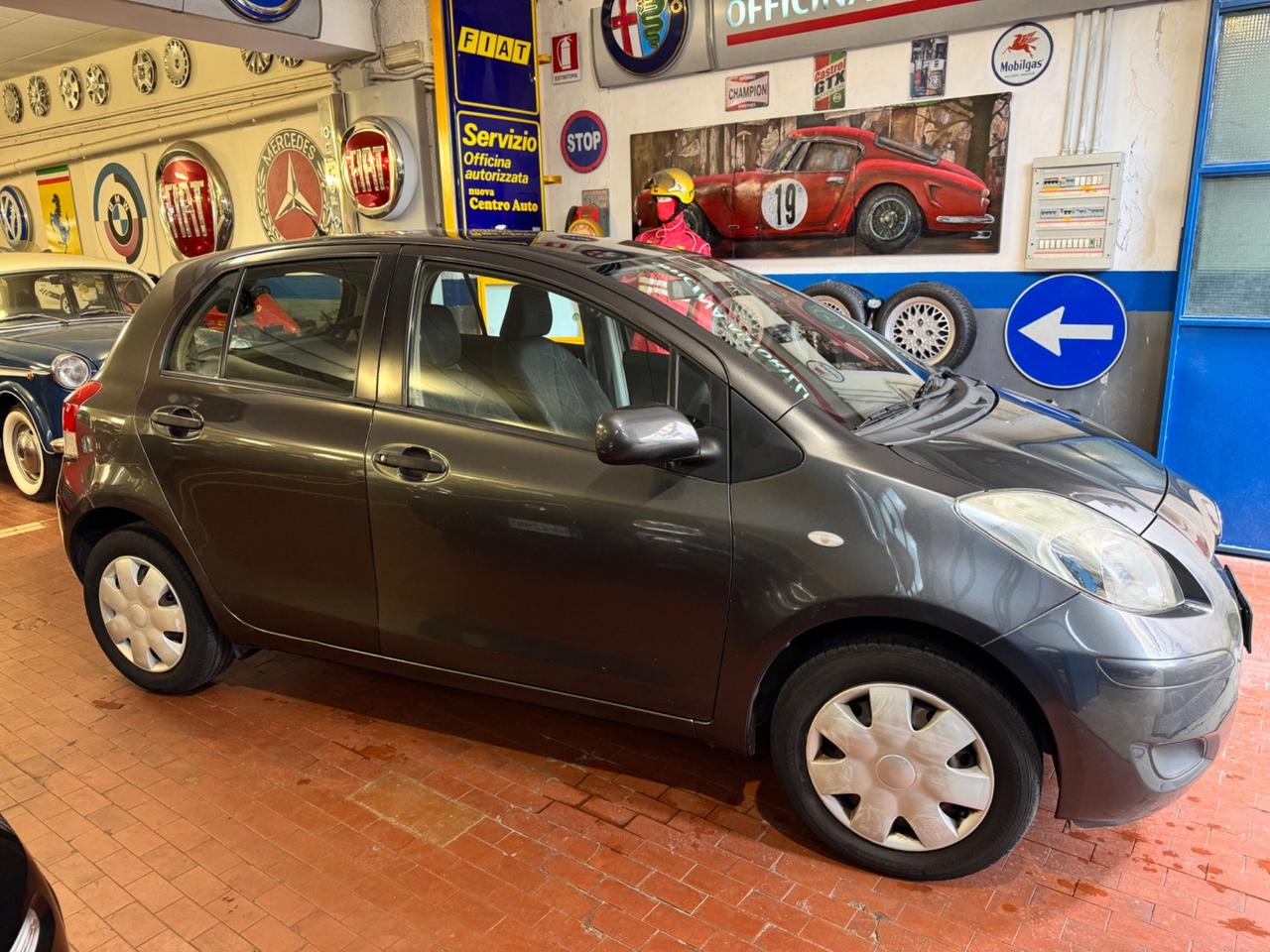 Toyota Yaris 1.0 5 porte