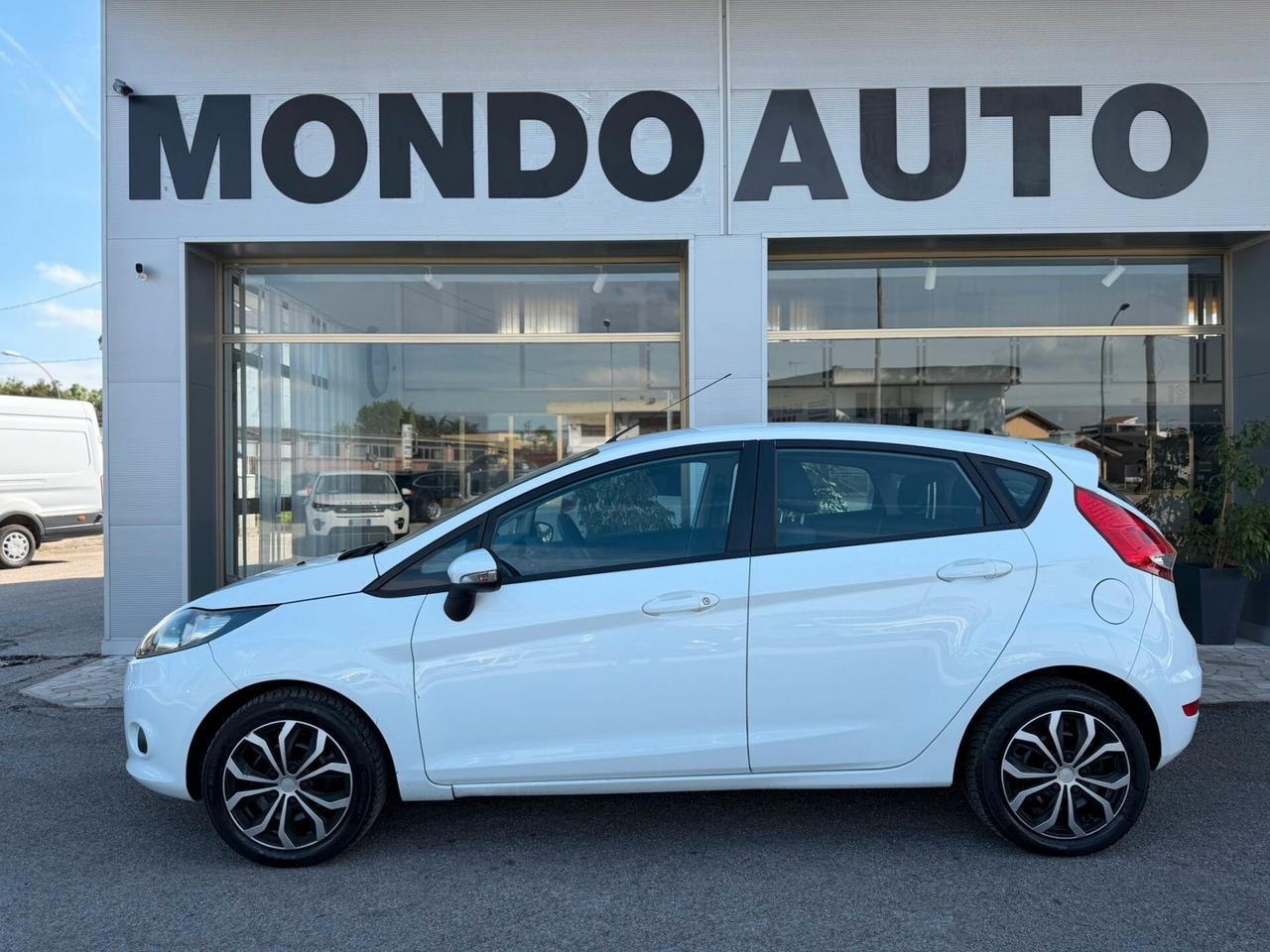 Ford Fiesta 1.2 82cv 5 porte Titanium 2011 NEOPATENTATI