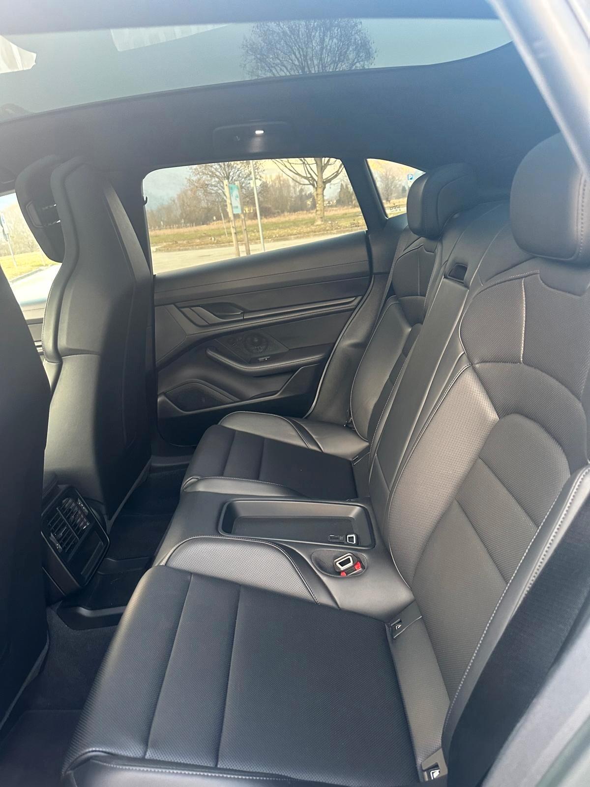 Porsche Taycan 4 Cross Turismo