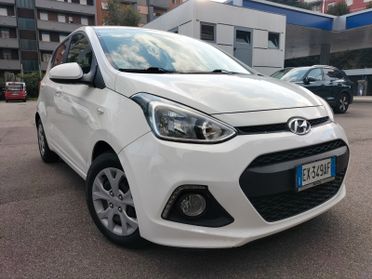 Hyundai i10 - TENUTA BENE !!!
