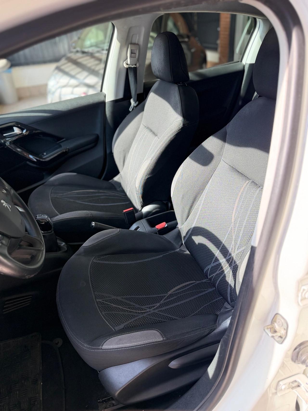 Peugeot 208 1.4 HDi 68 CV