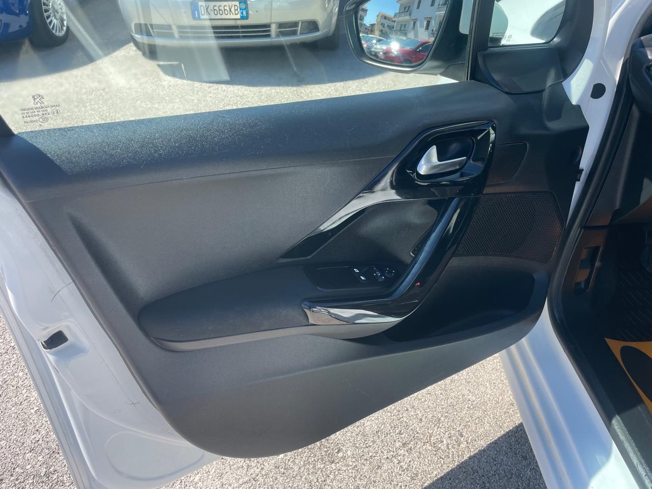 PEUGEOT 208 1.2 BENZINA 82 (CV) 2018