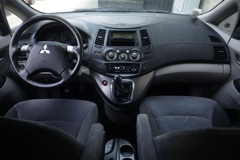 Mitsubishi Grandis MITSUBISHI GRANDIS 2.0 DI-D 7 POSTI INTENSE 100KW ANNO 2005