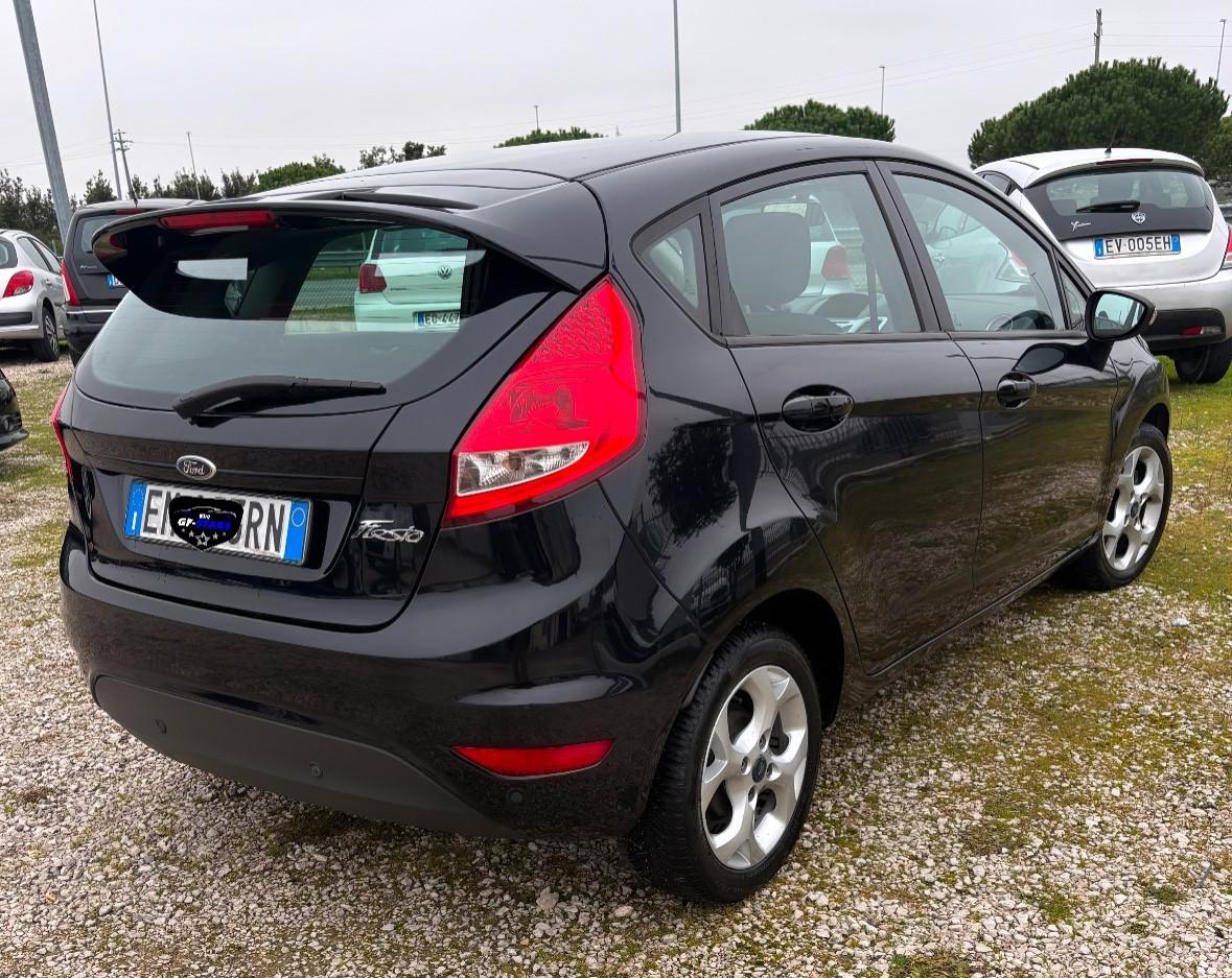 Ford Fiesta 1.4 5 porte Bz.- GPL Titanium