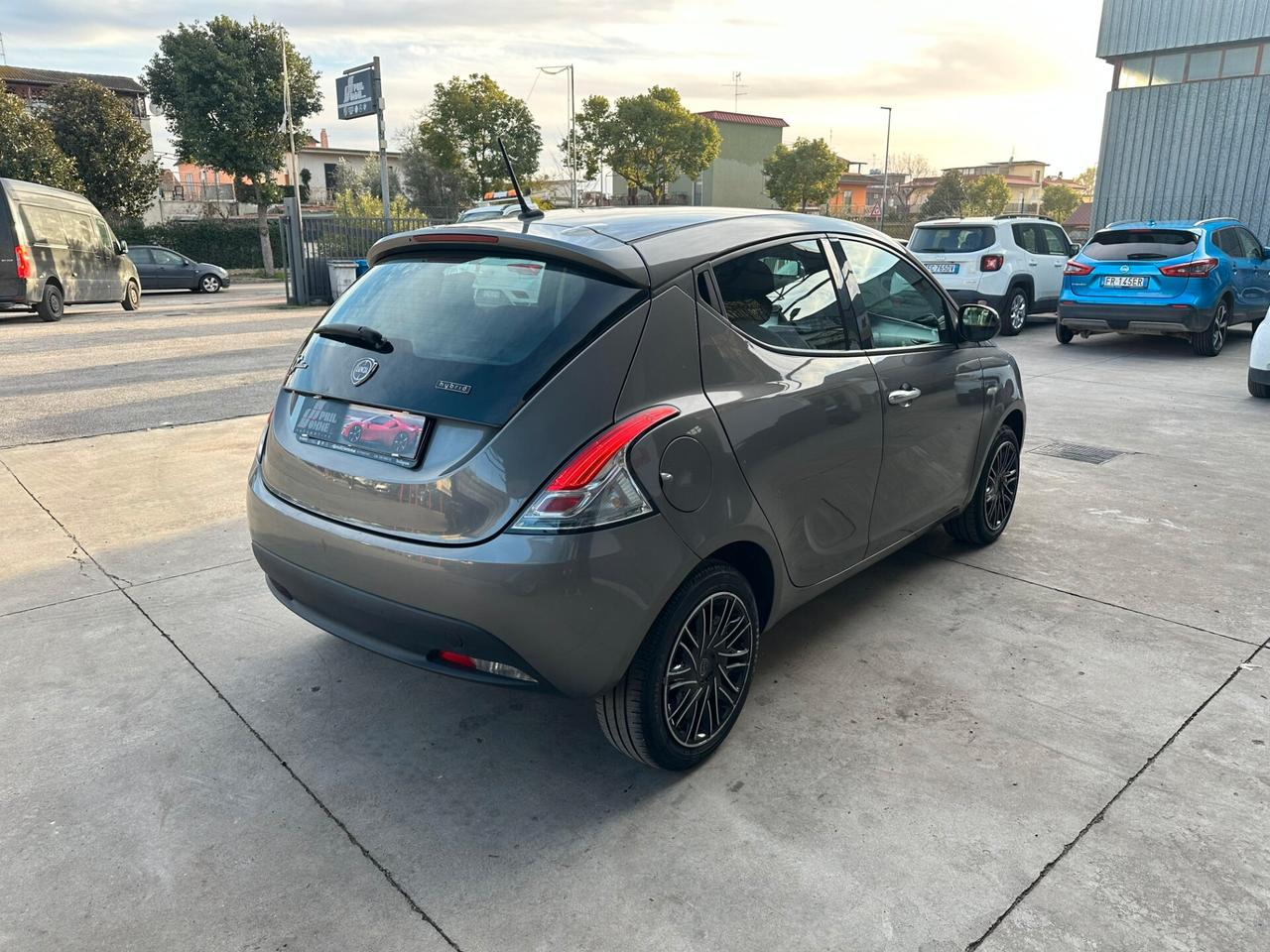 Lancia Ypsilon 1.0 FireFly 5 porte S&S Hybrid Silver PREZZO PROMO