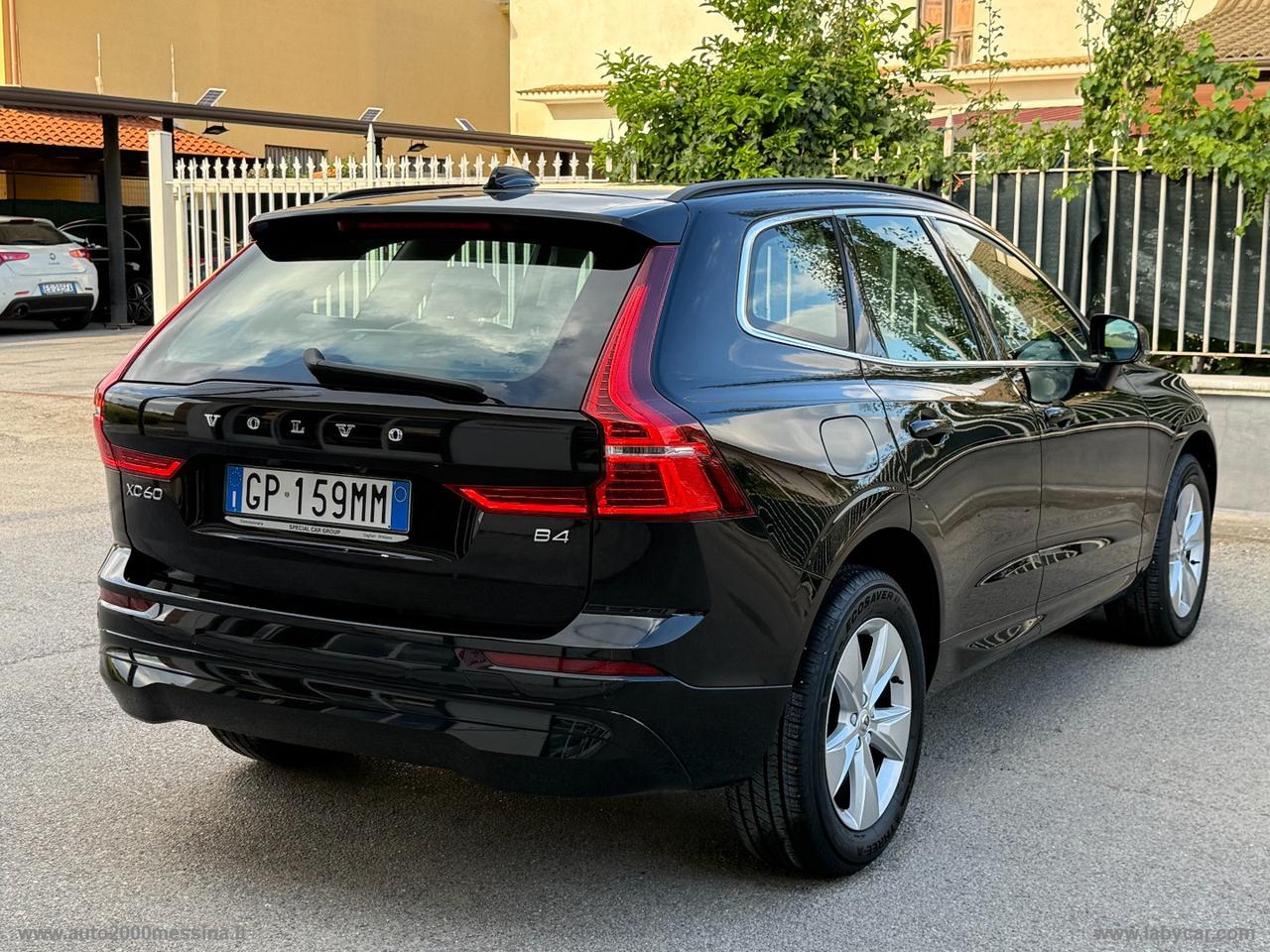 VOLVO XC60 B4 N1 AUTOCARRO 5 POSTI