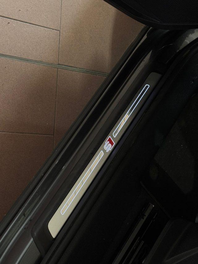 AUDI Q3 35TDI S line interno/esterno Gancio Matrix Unicopr