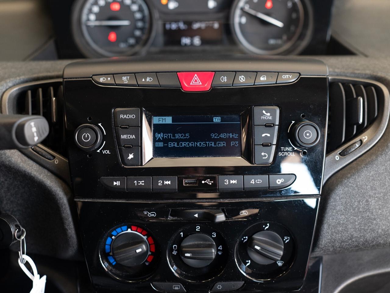 Lancia Ypsilon 1.0 FireFly Hybrid 70 cv 5 porte