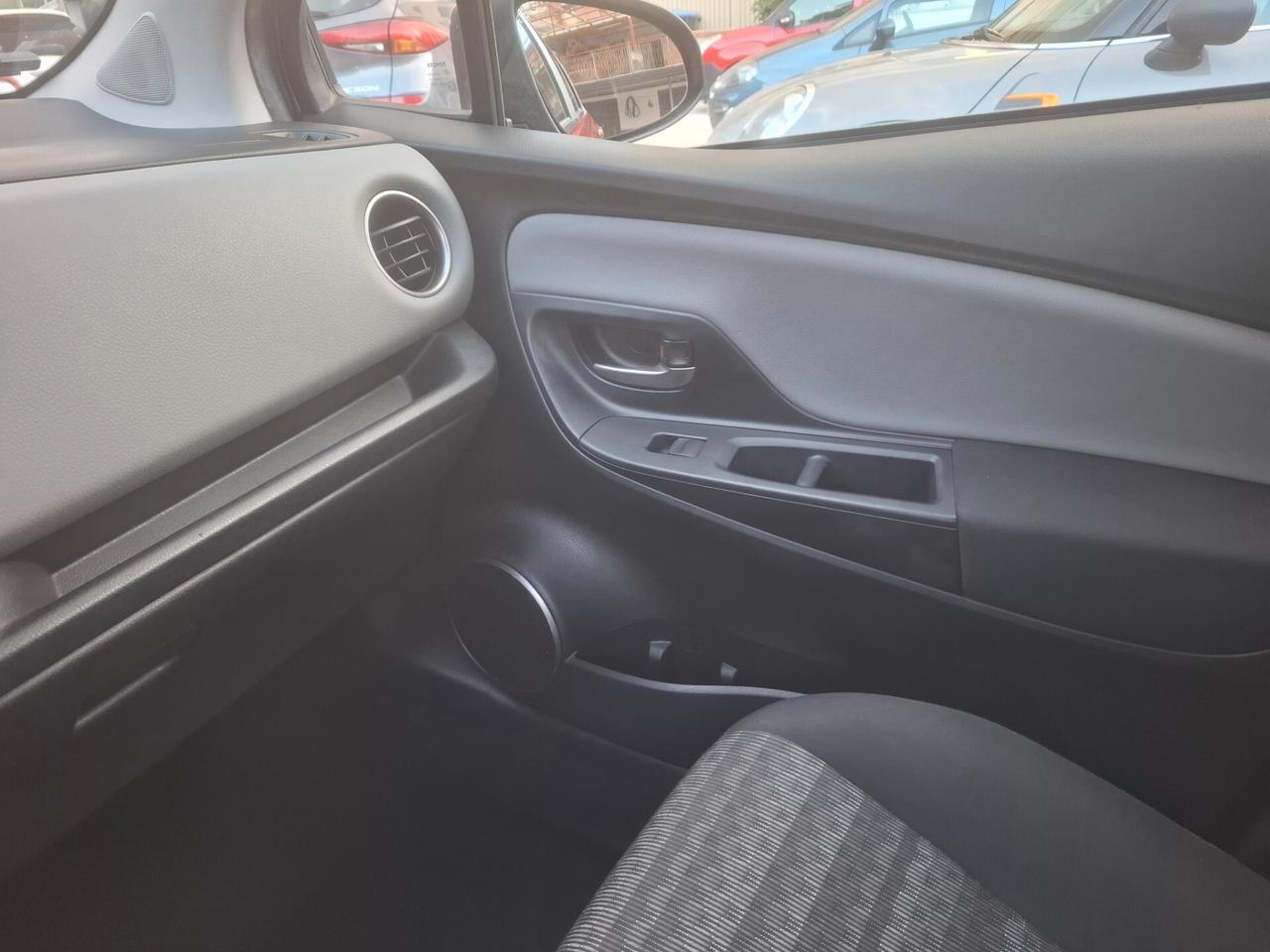 Toyota Yaris - 1.0 VVT-i Lounge Camera