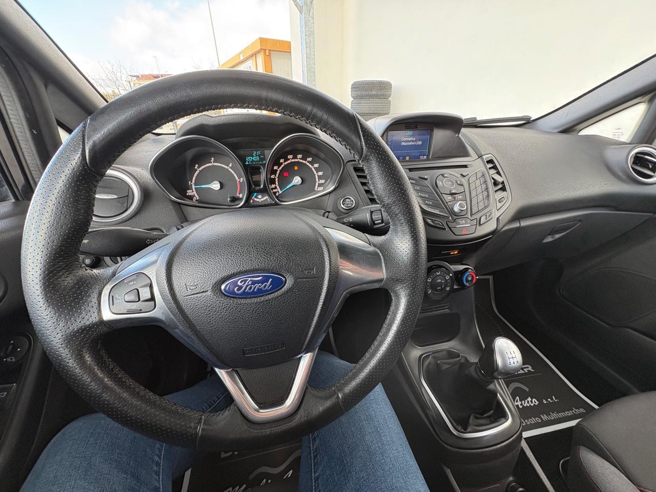 Ford Fiesta 1.5 TDCi 75CV 5 porte ST-Line