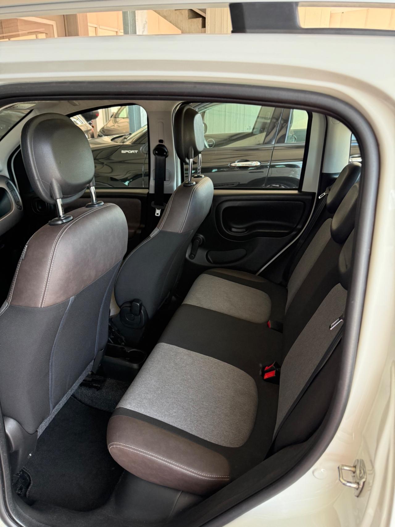 Solo da QUALITYCARS PESCARA Fiat Panda 1.0 FireFly S&S Hybrid City Cross