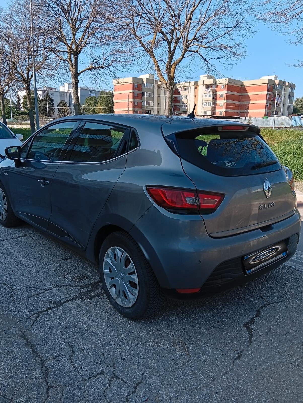 Renault Clio 1.2 75CV GPL 5 porte Costume National