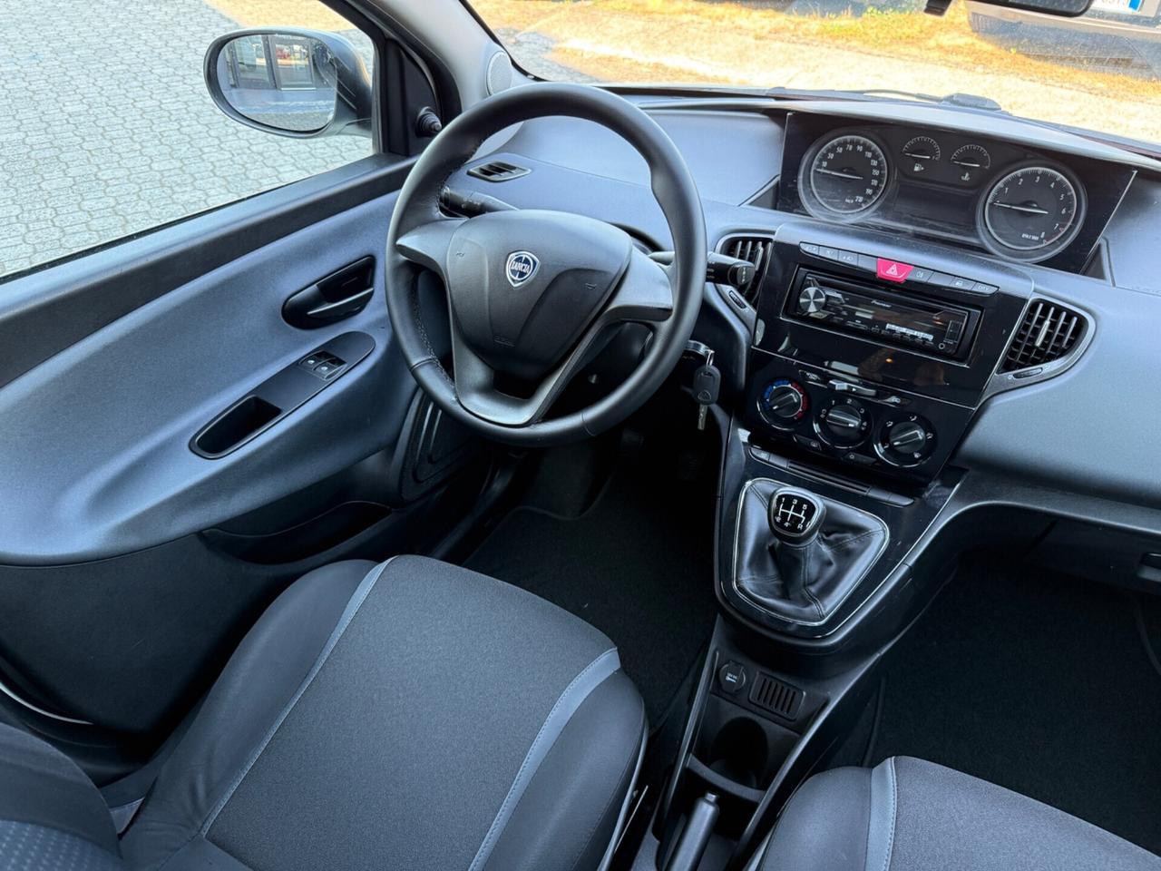 Lancia Ypsilon 1.2 69 CV 5 porte Platinum
