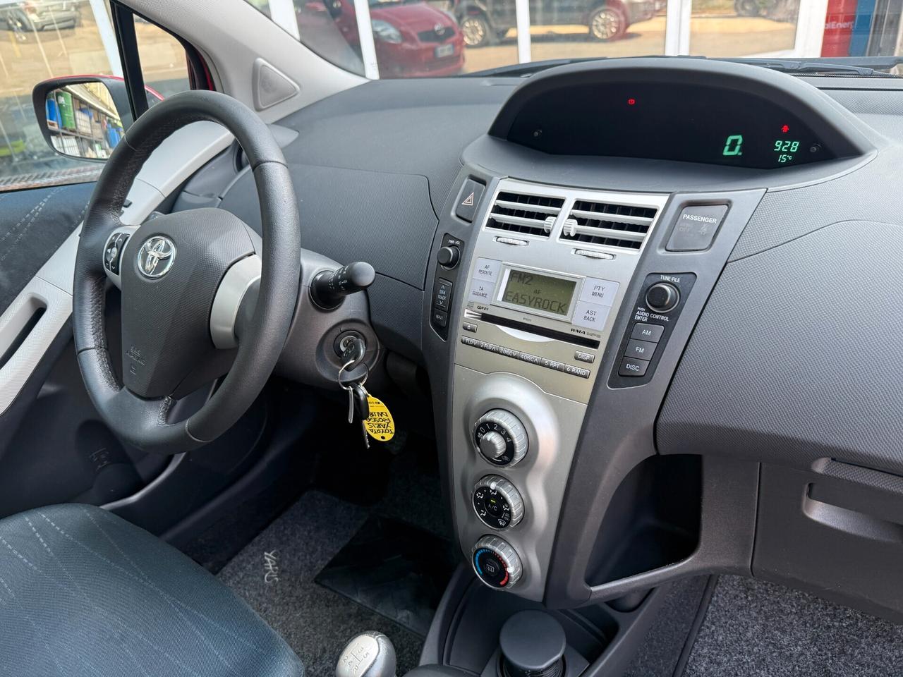 Toyota Yaris 1.3 5 porte Sol 86cv SOLO 17.400 KM