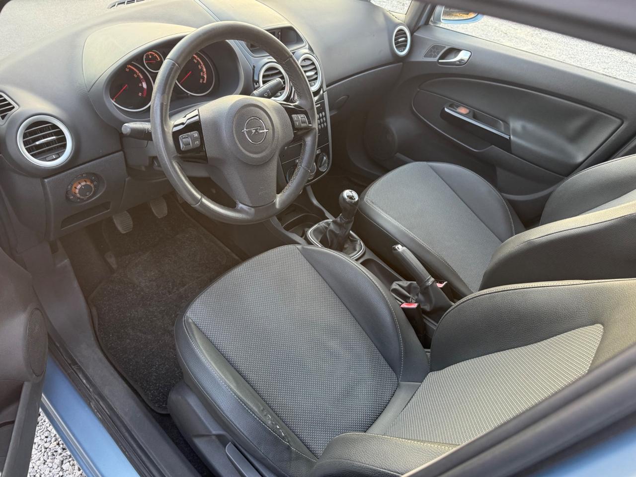 Opel Corsa 1.2 3 porte Club