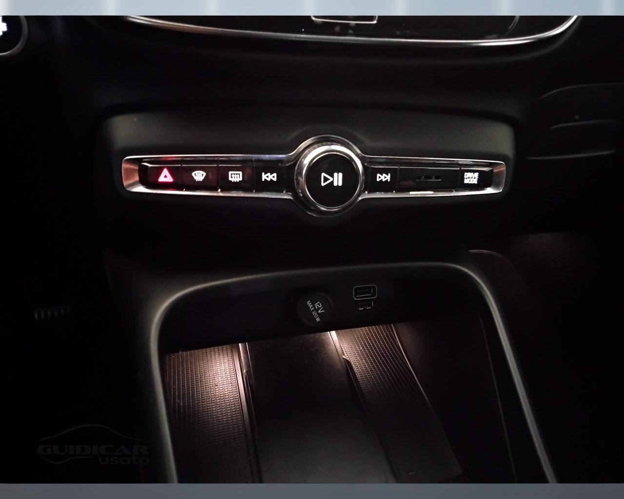 VOLVO XC40 - XC40 2.0 d3 Inscription geartronic my20