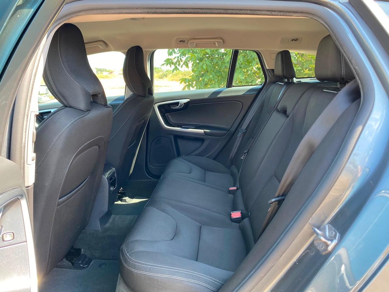 Volvo V60 D2 Geartronic Momentum