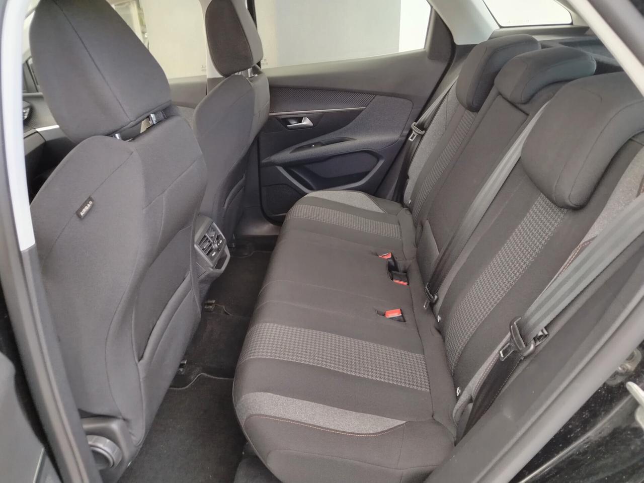 Peugeot 3008 BlueHDi 130 S&S Business