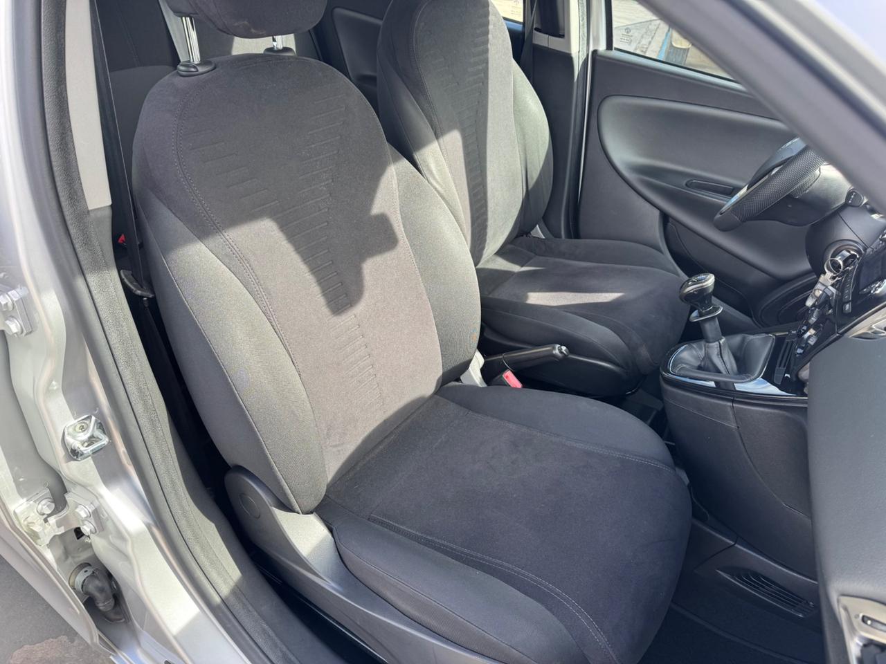 Lancia Ypsilon 1.2 69 CV 5 porte Gold