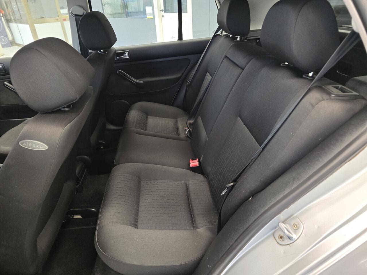 Vw Golf 1.4 16V cat 5 porte unic. prop. 2001