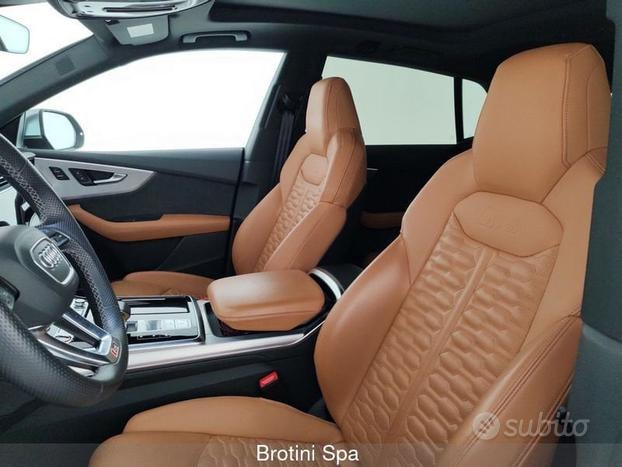 Audi Q8 RS TFSI V8 quattro tiptronic