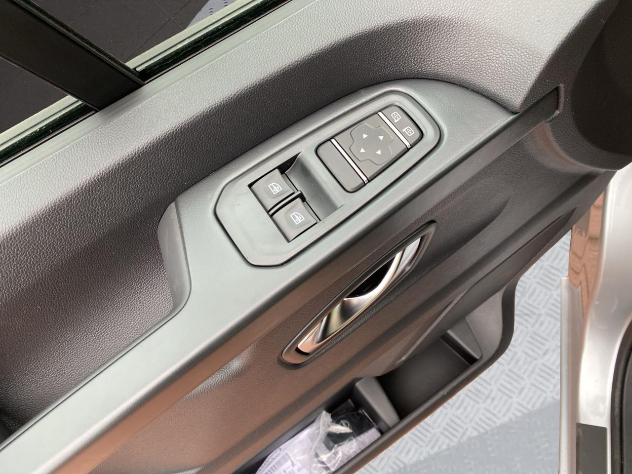 Nissan L2H1 Acenta Business Bus