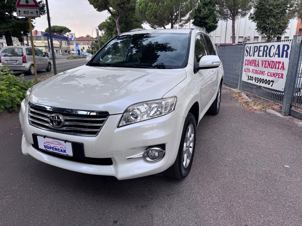 Toyota RAV4 2.2 D-4D 4X4 neopaten garanzia 12 mesi