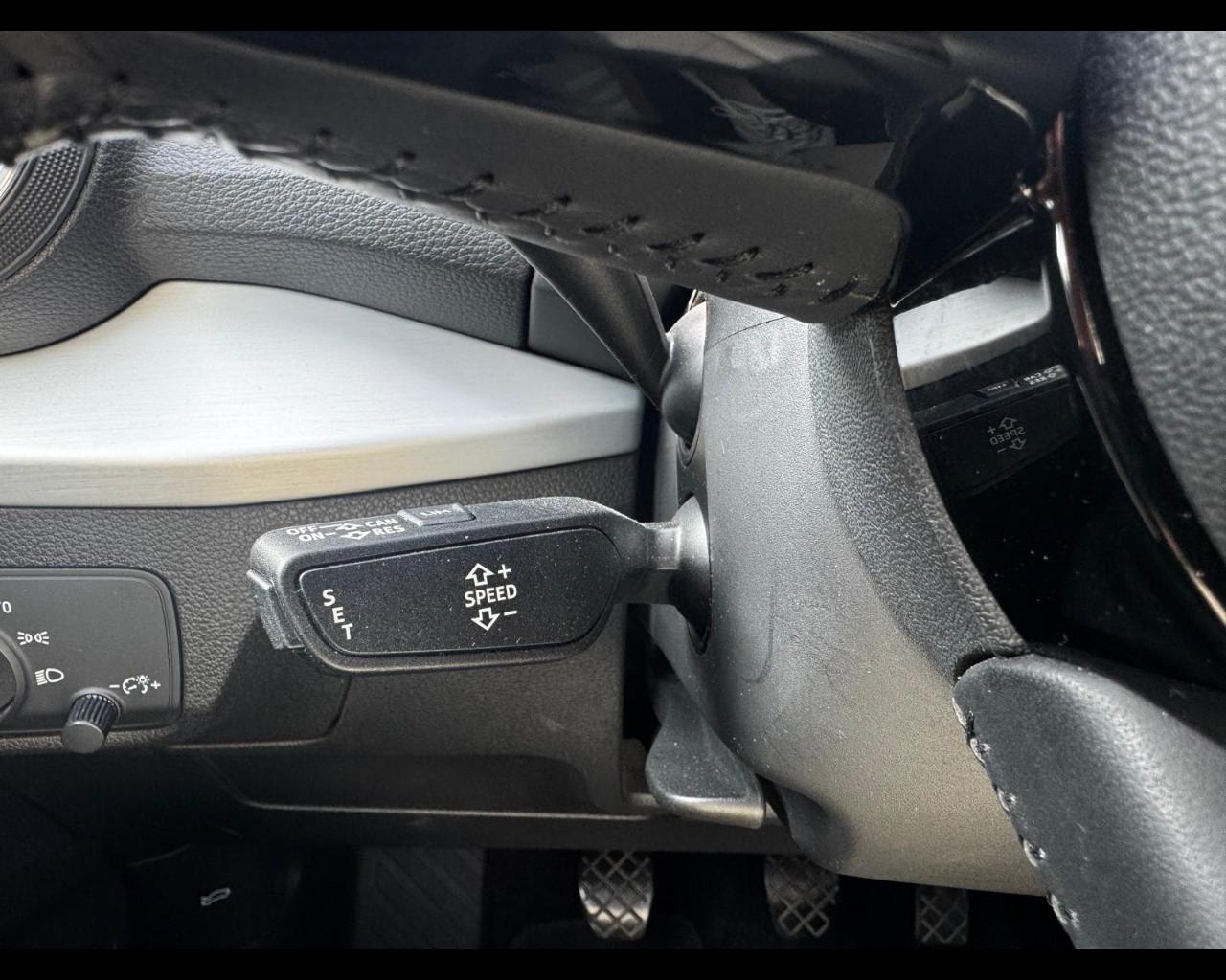 AUDI Q2 30 TDI BUSINESS