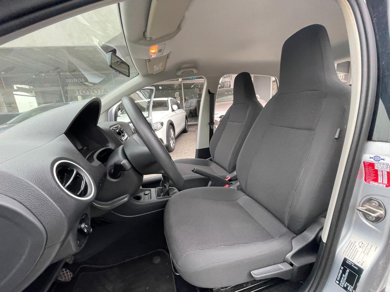 Volkswagen up! 1.0 5p. take 24.000 Km !!